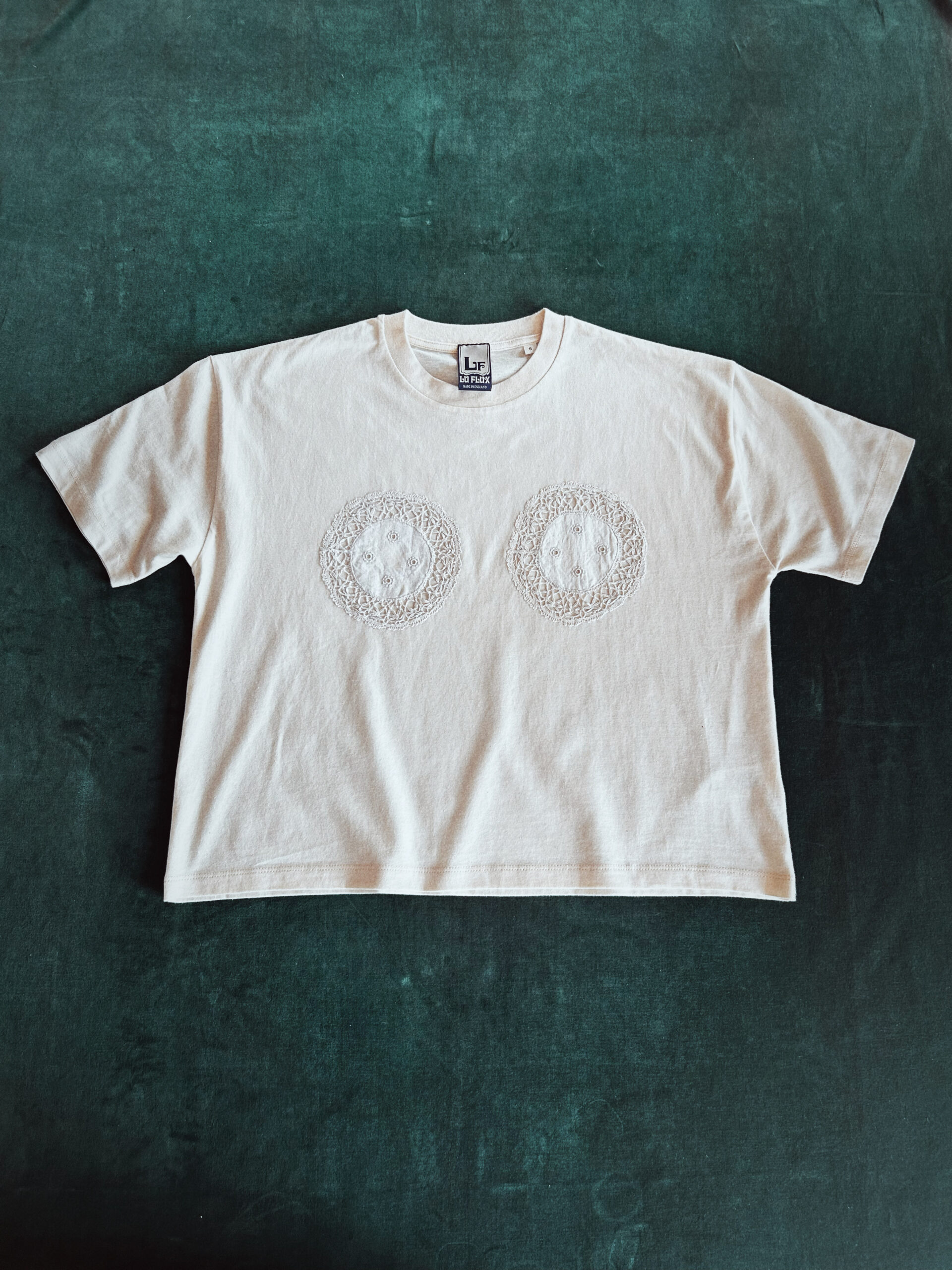 doily t-shirt small adult